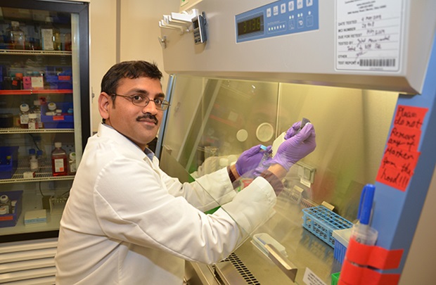 Dr. Murthy Chavali conducting research