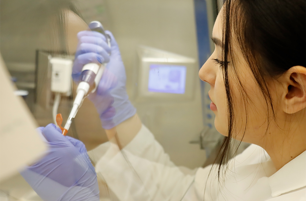 Faculty member teaching a procedure
