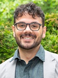 Alexander Ortiz headshot