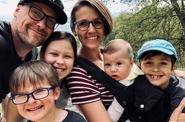 Victoria and family