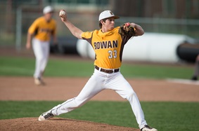 Richie Suarez pitching a baseball