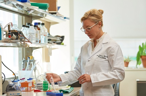 Dr. Ivona Percec in the anti-aging lab
