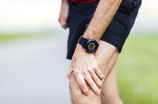 Man with knee pain
