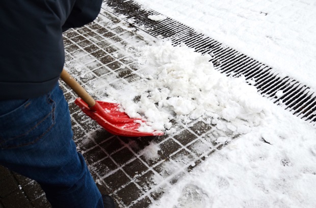 Snow shovel