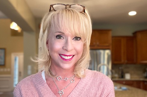 headshot of Leigh Donadieu