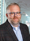 Head shot of Peter Noel